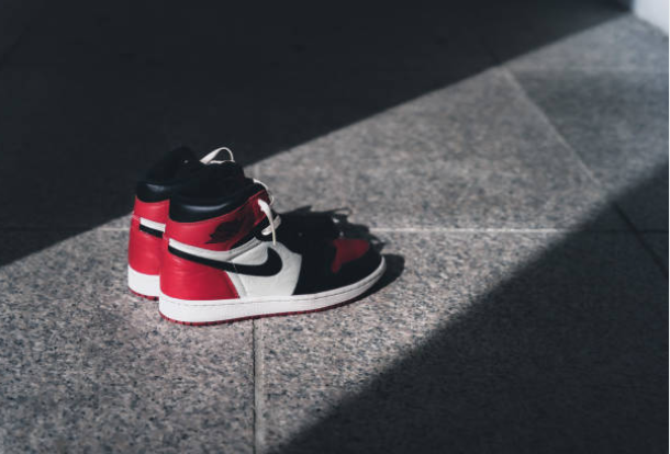 Nike Air Jordan 1 Review: Why It Remains a Streetwear Icon in 2025